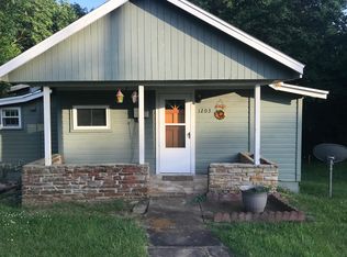 1203 Ridge Rd, Nevada, MO 64772