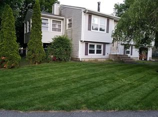 15 Laforge Dr, Coventry, RI 02816