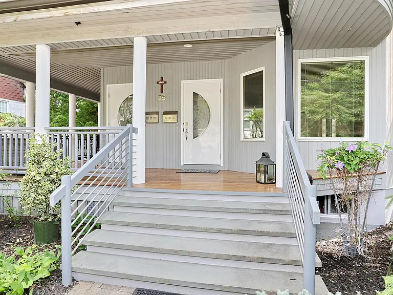 25 Bogert Pl #1 — Photo 2