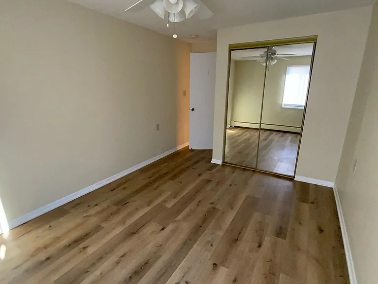 Grant Park Apartments — Photo 4