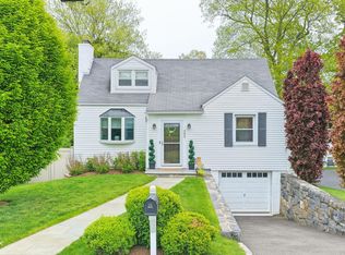 38 Francis Ln, Greenwich, CT 06831