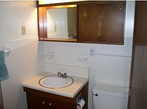 5th image of 713 S Village Dr