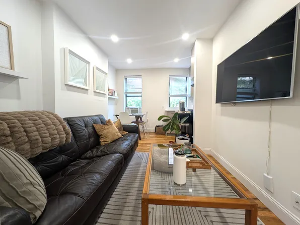 335 East 70th Street image 1 of 7