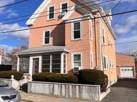 24 Proctor St, Peabody, MA