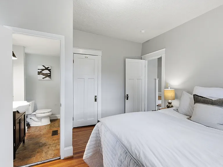 2840 Pine Grove Ave — Photo 20