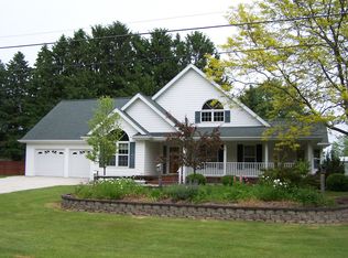 5821 Garden Grove Dr, Sheboygan, WI 53081