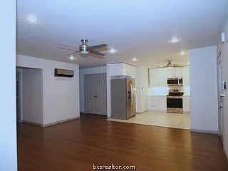 10328 N Dowling Rd — Photo 4