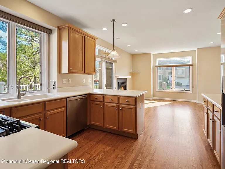 194 Pelican Ct — Photo 14