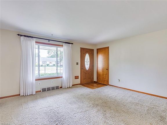 4th image of 2456 Cleveland Blvd