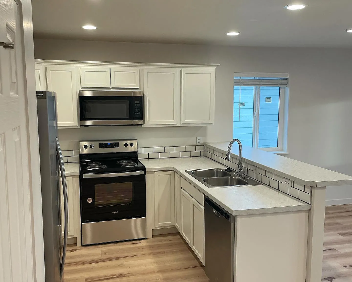 2 bed, 1044 sqft, $1,400 — Photo 3