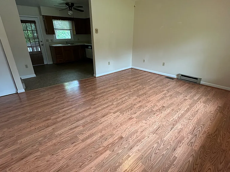1180B Brown St NE #B — Photo 2