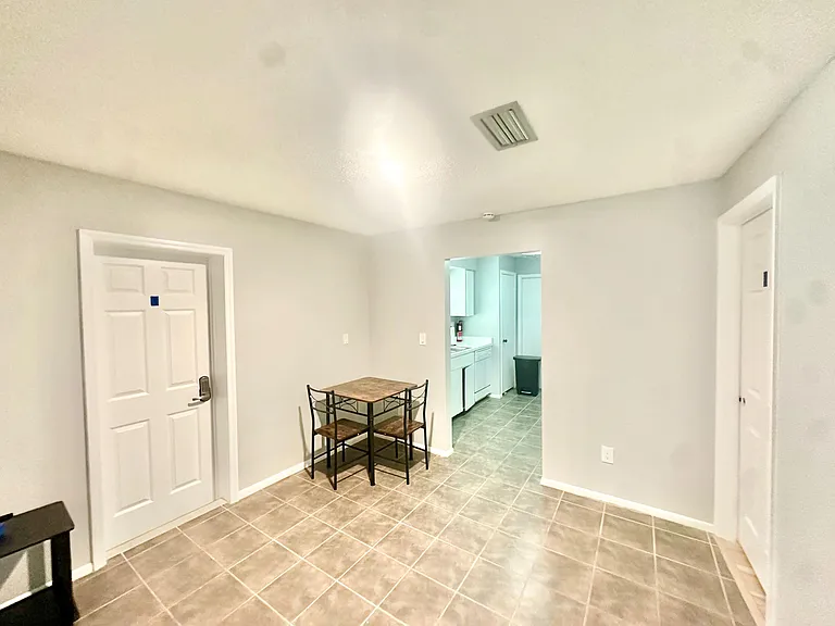 Spring Hill Dr — Photo 10