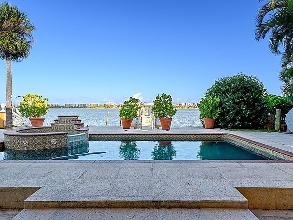 Fabulous Intracoastal Pool