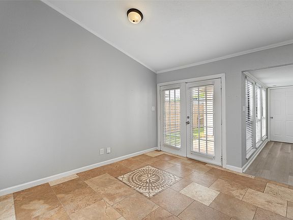 5th image of 4436 Chapman St