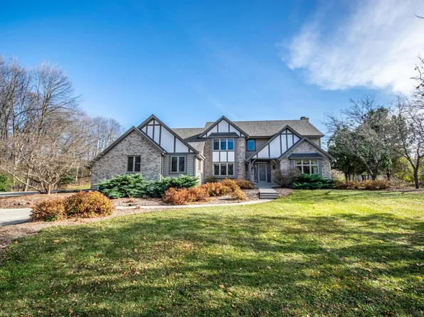 5952 Golfview DRIVE, West Bend, WI 53095