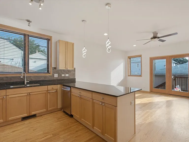 2911 S Farrell St — Photo 11