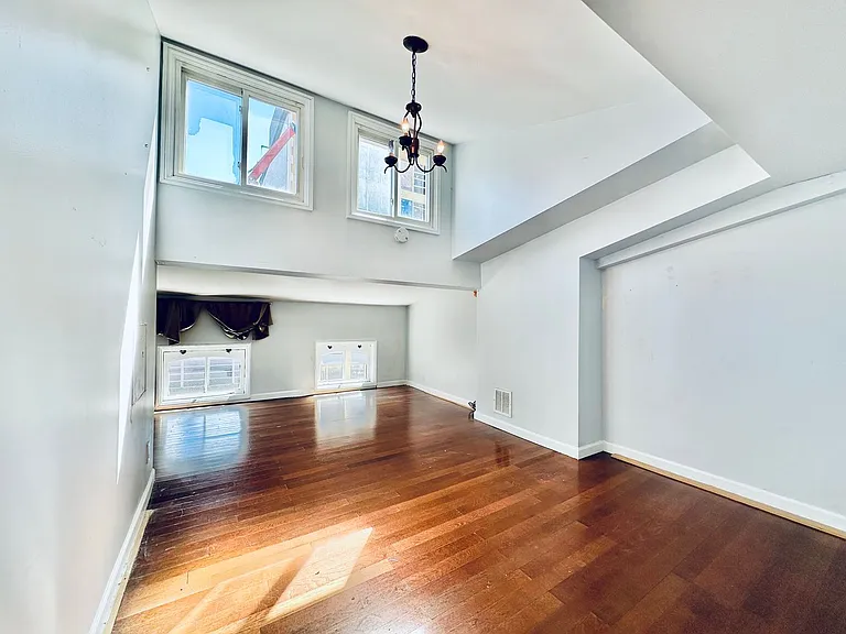 831 Chapel St — Photo 14