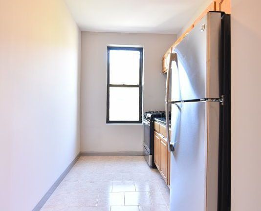 5th image of 49 Payson Ave APT 3J
