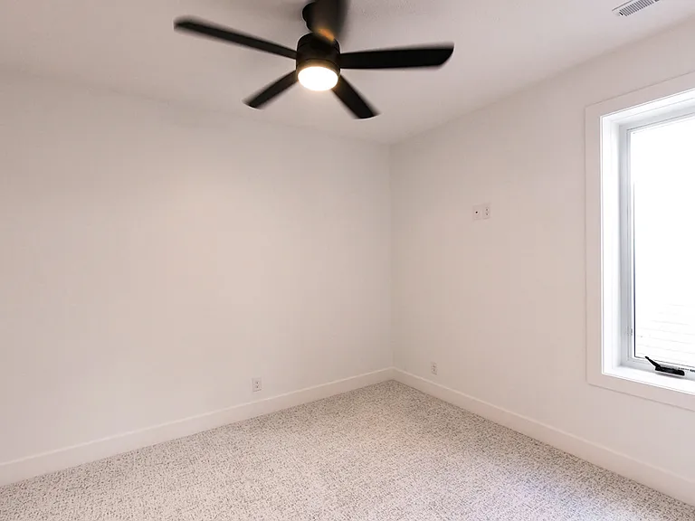 12605 Glenn St — Photo 34