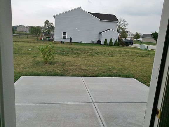 3rd image of 3227 Brandenburg Dr