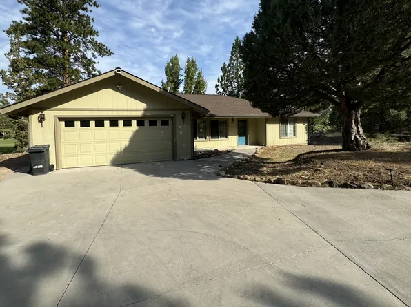 17305 Lake Shore Dr, Weed, CA 96094