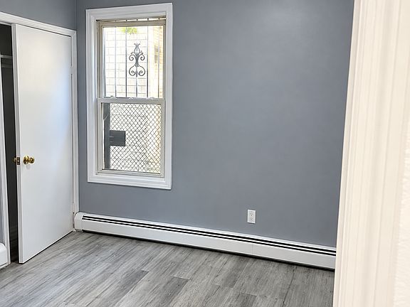 5th image of 401 S 15th St Floor 2
