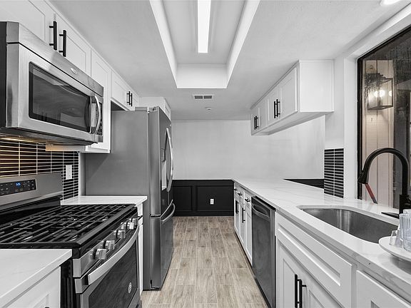5th image of 706 Brookdale Cir