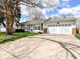 2265 Robin Rd, Washington, IL 61571