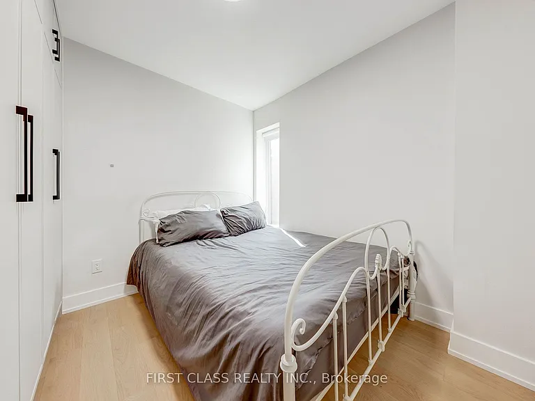 431 Roxton Rd — Photo 20