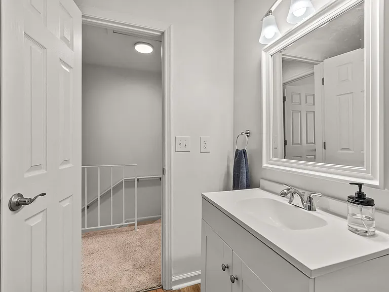 Summerville Apartments — Photo 12