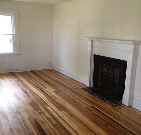 3rd image of 825 S South St