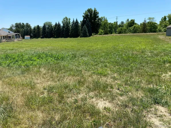 5411 River Meadow Blvd, Flint, MI 48532