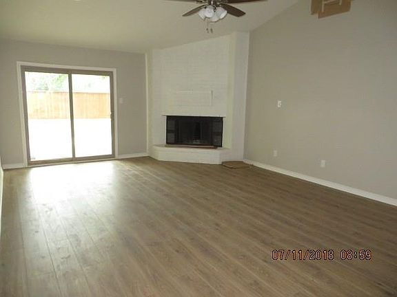 4th image of 853 Harvest Glen Dr