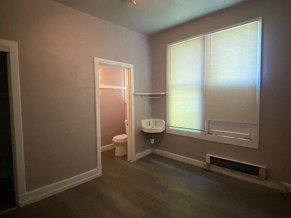 3rd image of 1047 N Fulton St #16