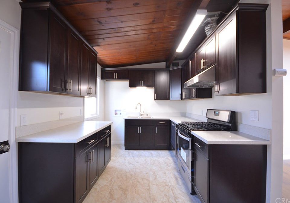1st image of 858 Hyde Ave