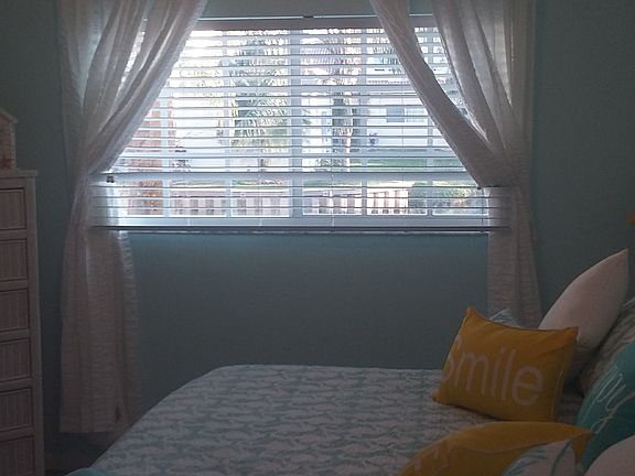 4th image of 556 7th Sq APT 102