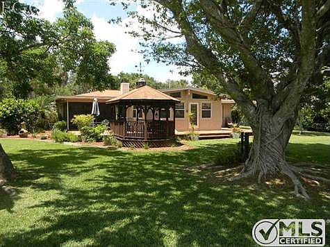 5th image of 64 Aqua Ln