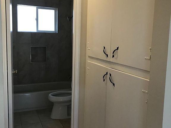 4th image of 2215 Royal Dr #5