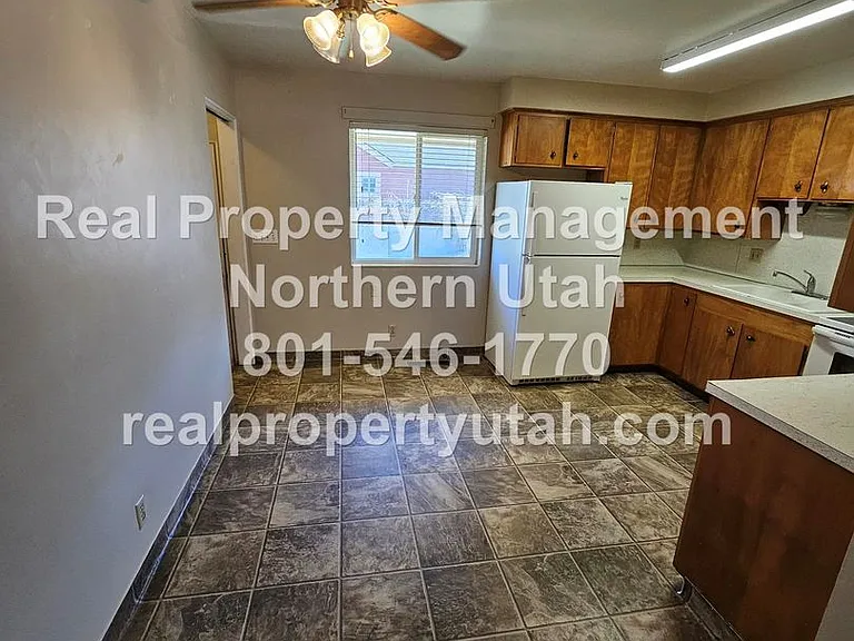 720 Belnap Cir — Photo 7