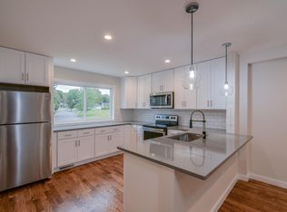 24 Merritt Ave, Woodbridge, CT 06525