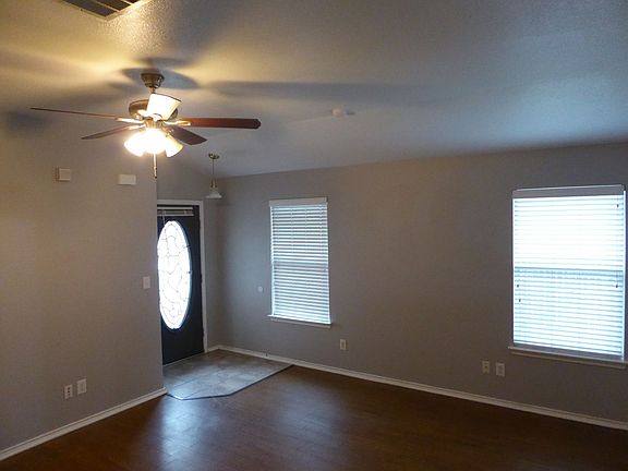 5th image of 519 Red Robin Dr
