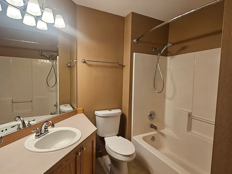 1288 NW Amanda Loop — Photo 14
