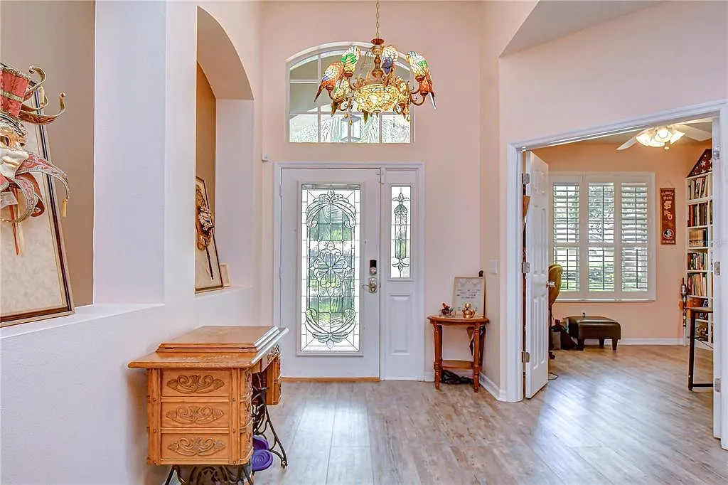 3 bed, 2.0 bath, 2042 sqft, $3,400 — Photo 4