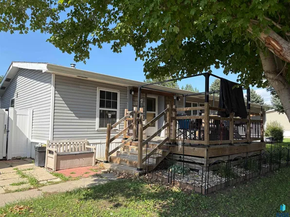 6404 W Nuthatch Pl, Sioux Falls, SD 57107