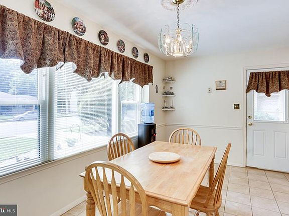 4th image of 12322 Oakwood Dr