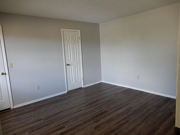 3rd image of 158 Windtree Ln
