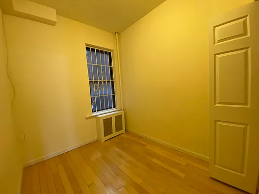 Rented by Urban Real Estate Property Group Inc | media 9