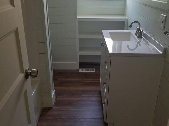 5th image of 316 N William St