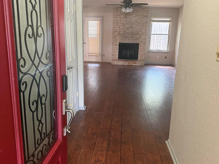 7604 Bender Dr — Photo 2
