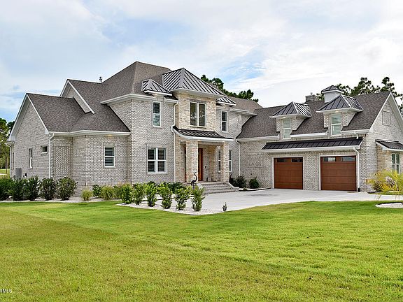 3rd image of 3505 St James Drive SE